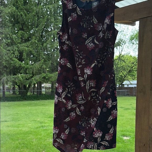 Elegant Asymmetrical Floral Dress in Burgundy and Navy - Picture 5 of 16